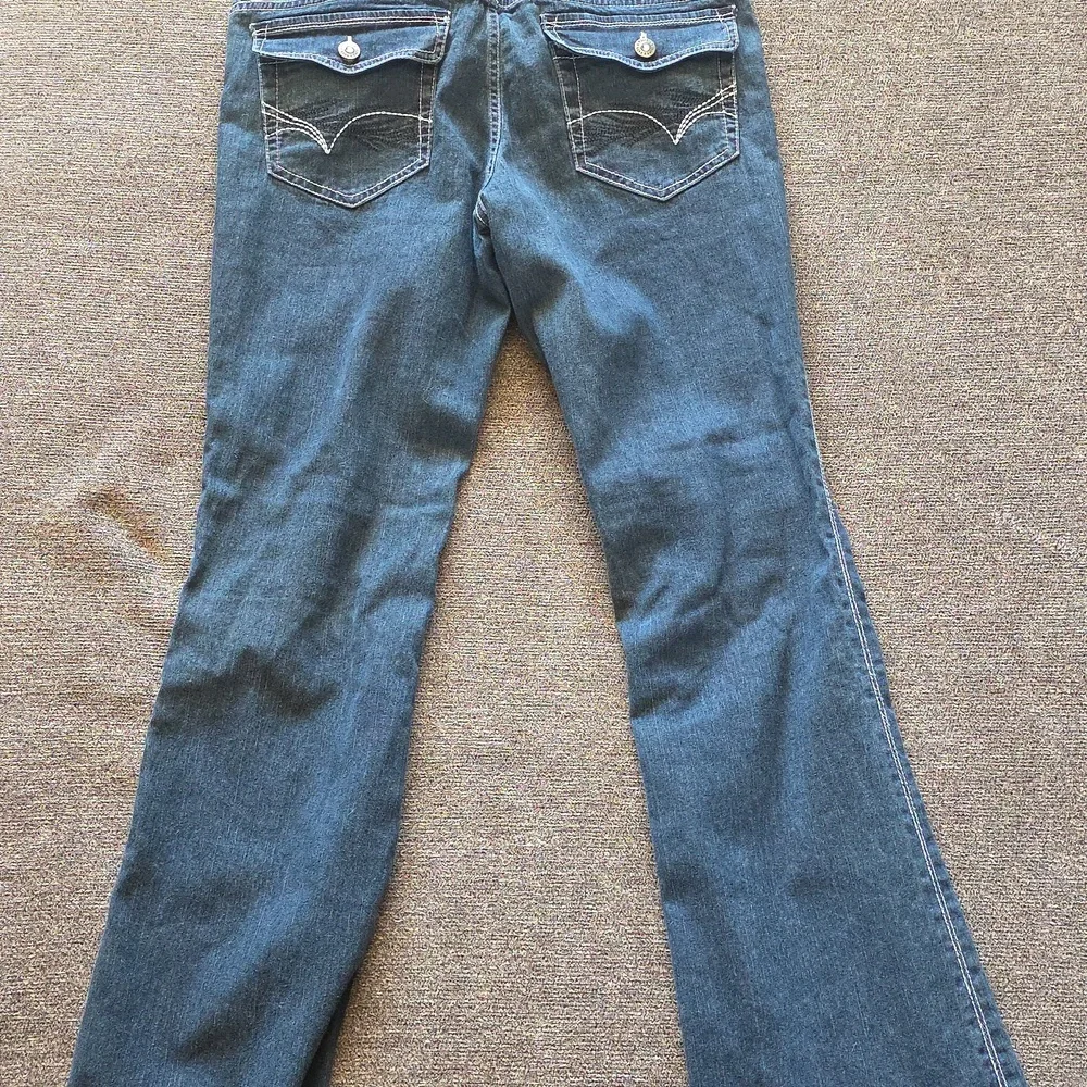 Women's Size 11 Blue Boot Cut Jeans With Rhinestone - Picture 5 of 5